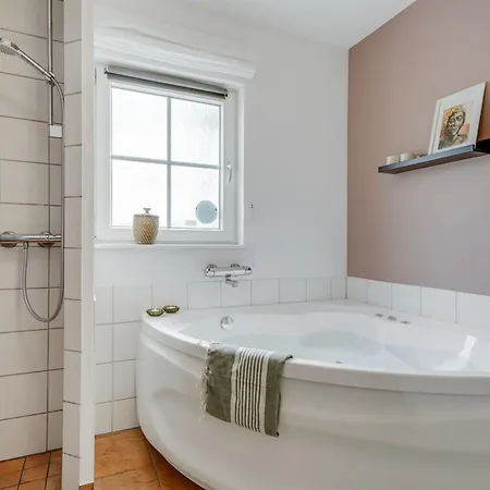 Askan - 200m From The Sea By Interhome